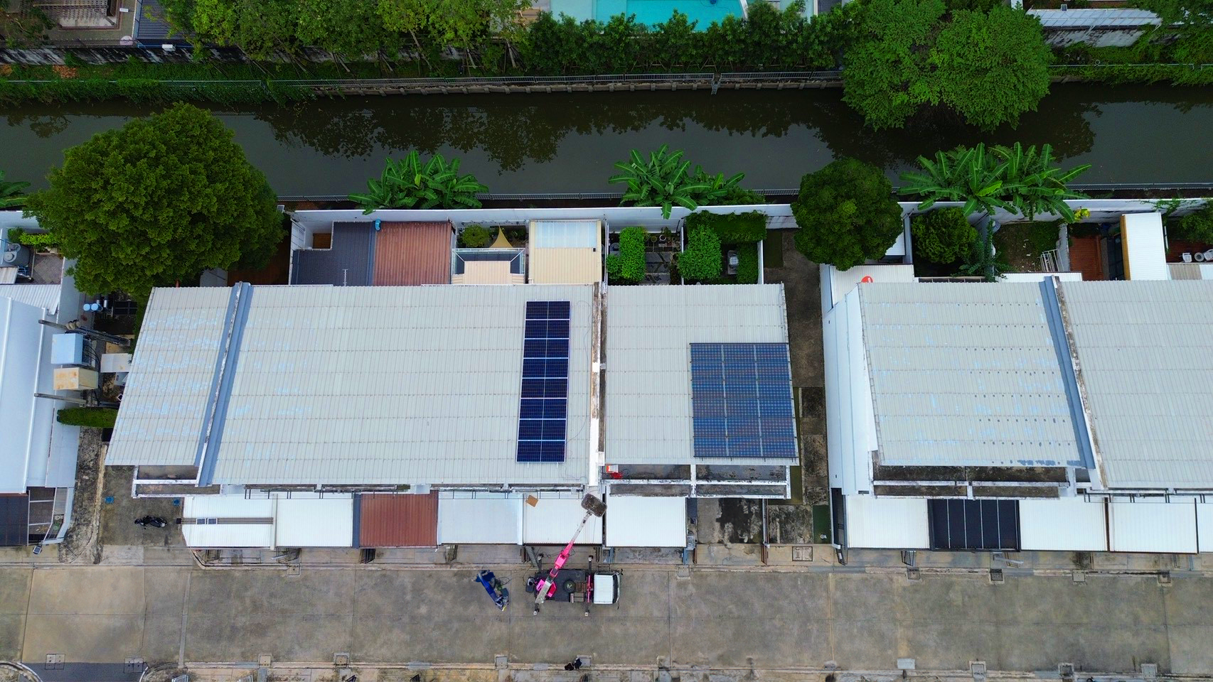 ติดตั้งโซล่าเซลล์หลายหลังคา นครปฐม